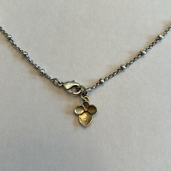 Two Tone Flower Necklace - Picture 4 of 4